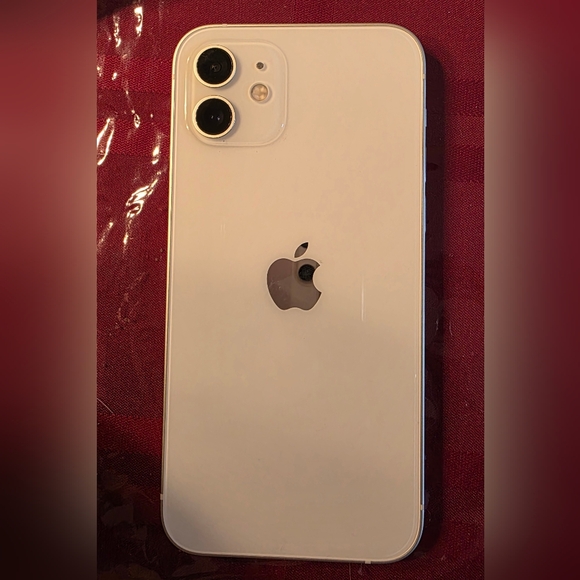 Apple iPhone 12 unlocked rose gold 128GB with case used for 4 days MGF53LL/A - Picture 1 of 9